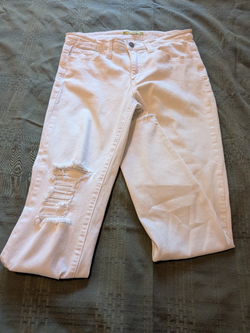Women’s White Distressed Jeans - Modern Slim Fit